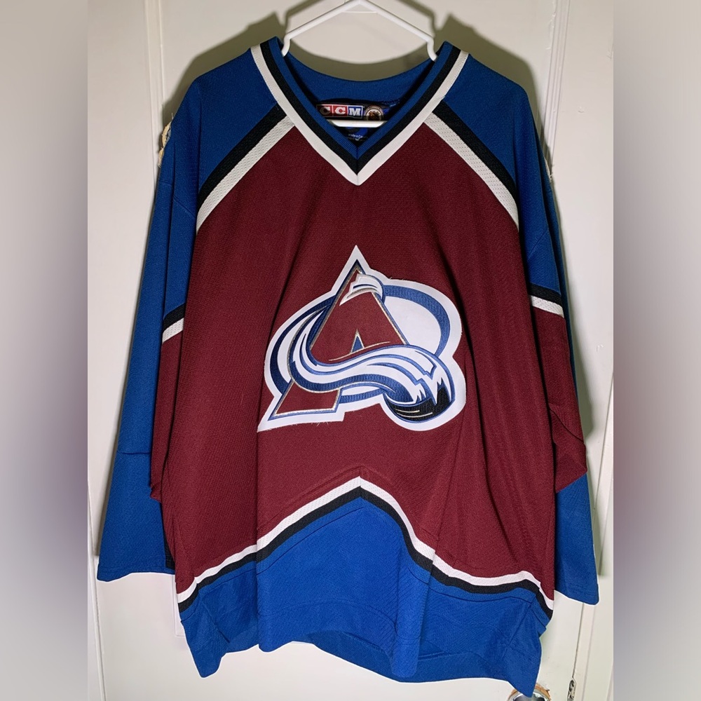 Vintage NHL Colorado Avalanche Maroon and Blue Jersey